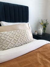 Load image into Gallery viewer, Silk Pillowcase - Champagne