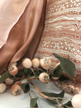 Load image into Gallery viewer, Silk Pillowcase - Rose Gold