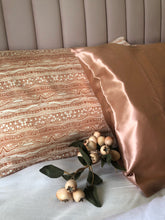 Load image into Gallery viewer, Silk Pillowcase - Rose Gold
