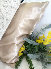 Load image into Gallery viewer, Silk Pillowcase - Champagne
